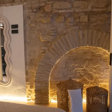 At Puerta Piscatoria
